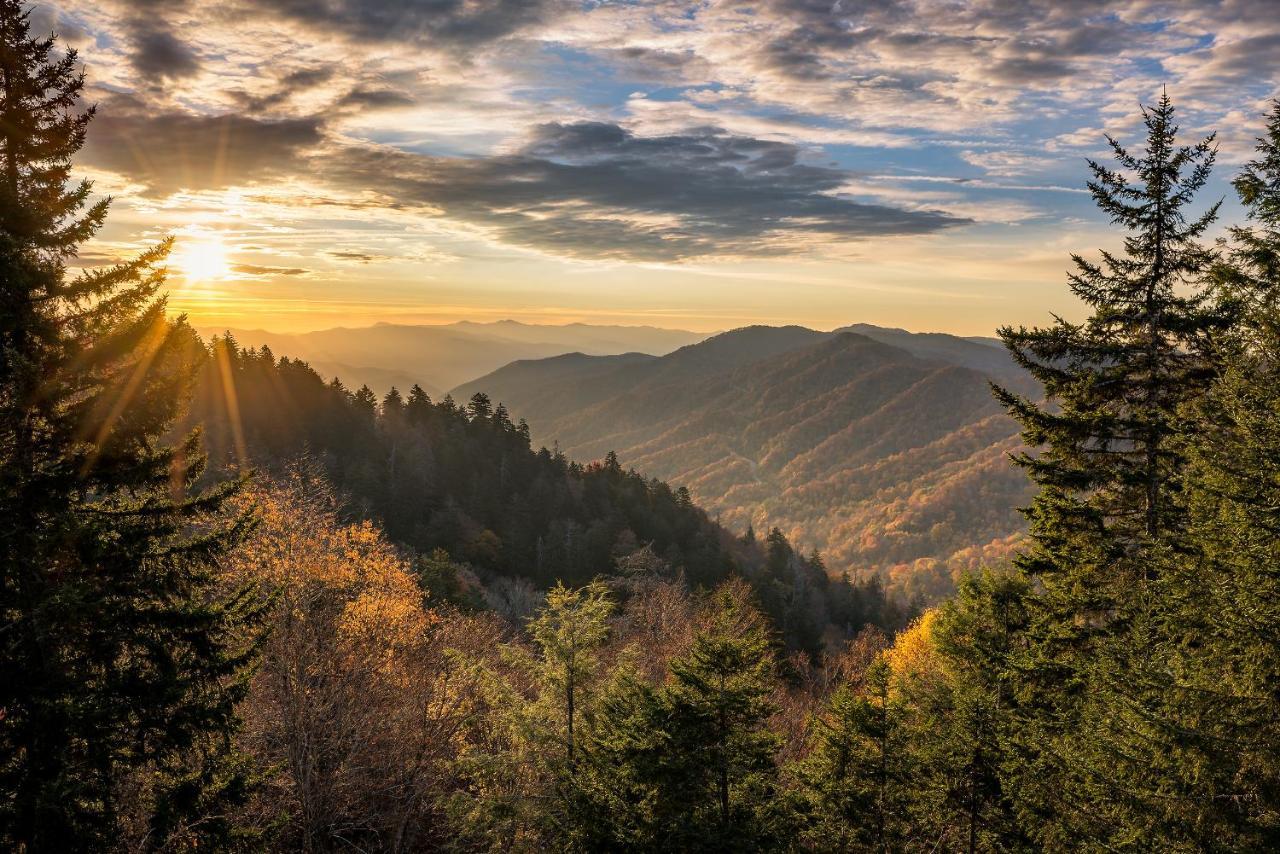 Heaven'S View, 2 Bedrooms, Sleeps 10, Hot Tub, Pool Table, Arcade, Jacuzzi Gatlinburg Exterior photo